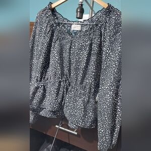 Universal Thread Monochrome Patterned Blouse